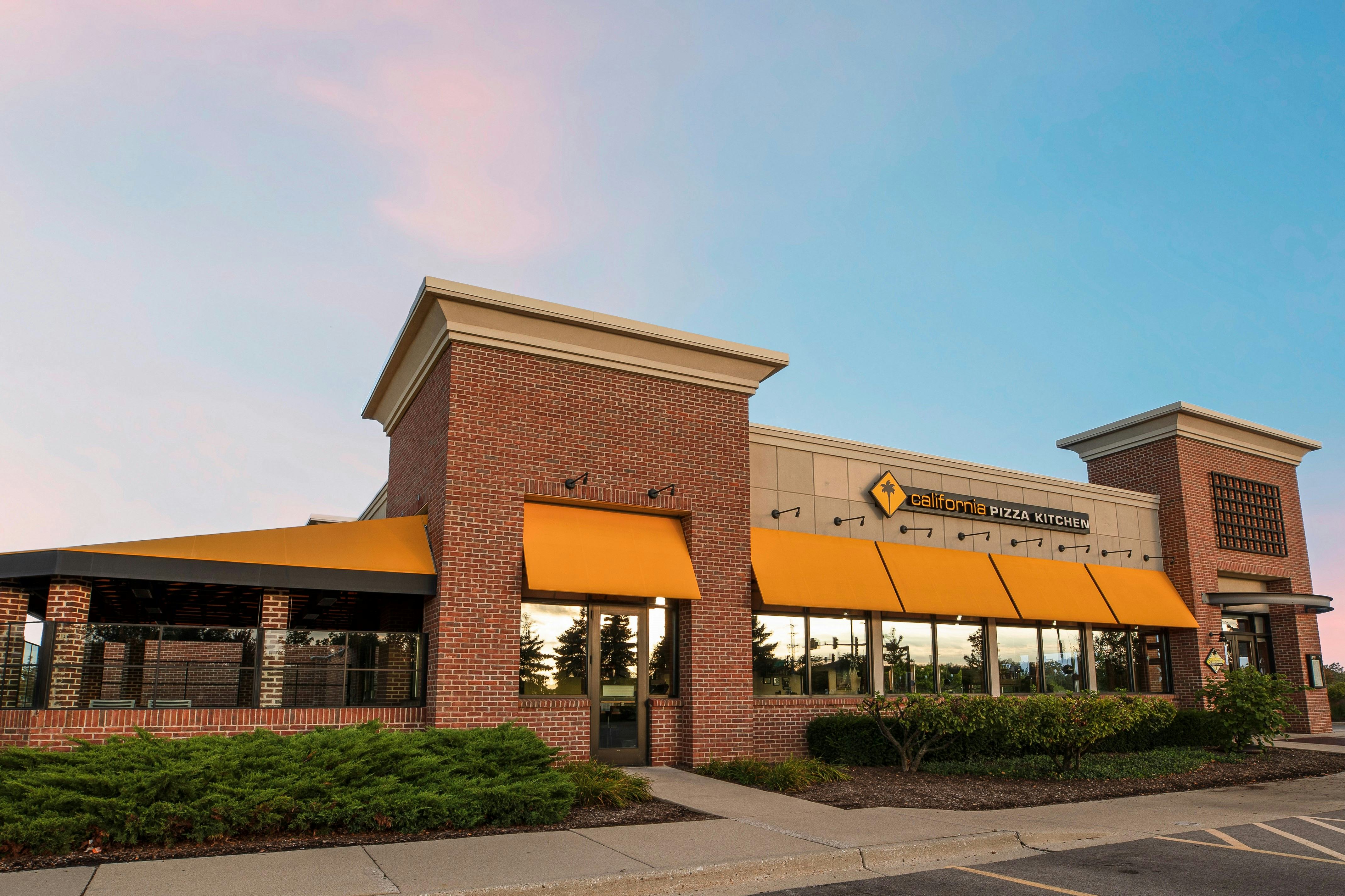 Deer Park Town Center California Pizza Kitchen