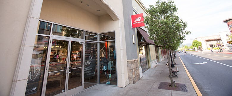 new balance bridgeport village 