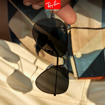 The Best of Ray-Ban: Aviator Total Black from Sunglass Hut