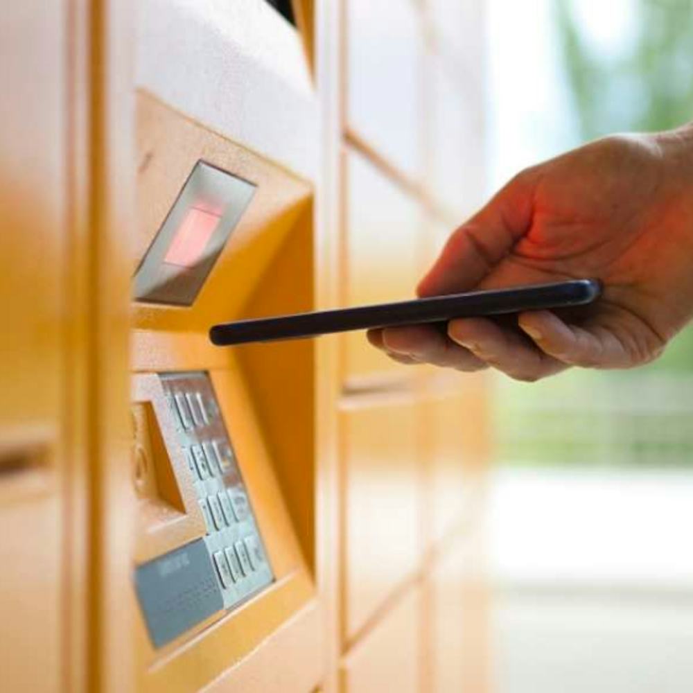 Vancouver Mall Store Amazon Locker