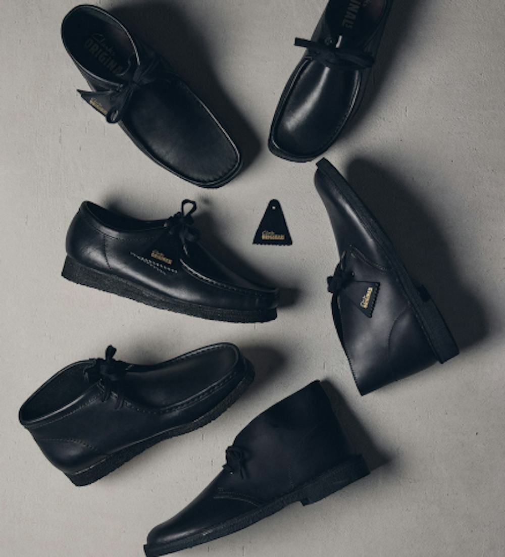 Icons in Classis Black