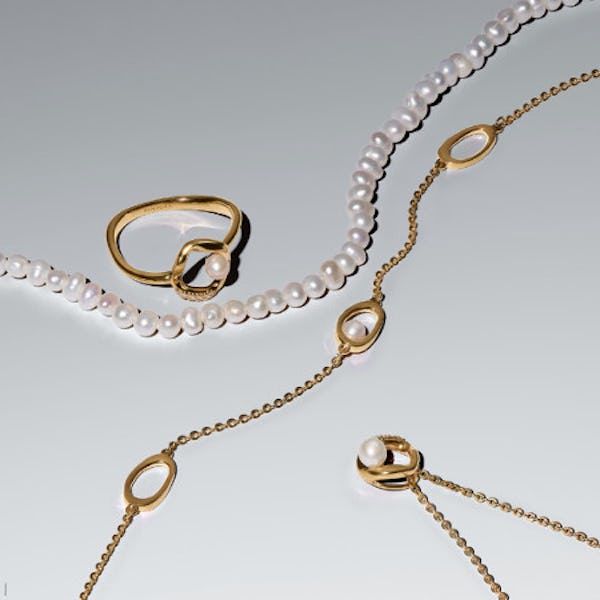 Dive deeper with PANDORA ESSENCE